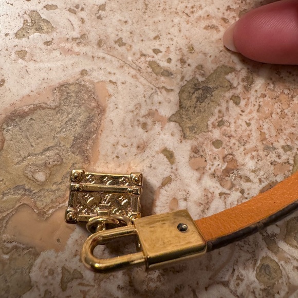 LOUIS VUITTON
Monogram cloth bracelet - Picture 9 of 12